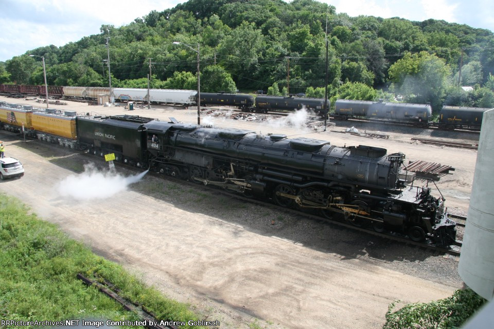 UP 4014, 814, 809, 4 Tank Cars, 4 Covered Hoppers + CenterBeam Flat Cars